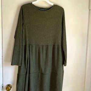 Long sleeve green dress